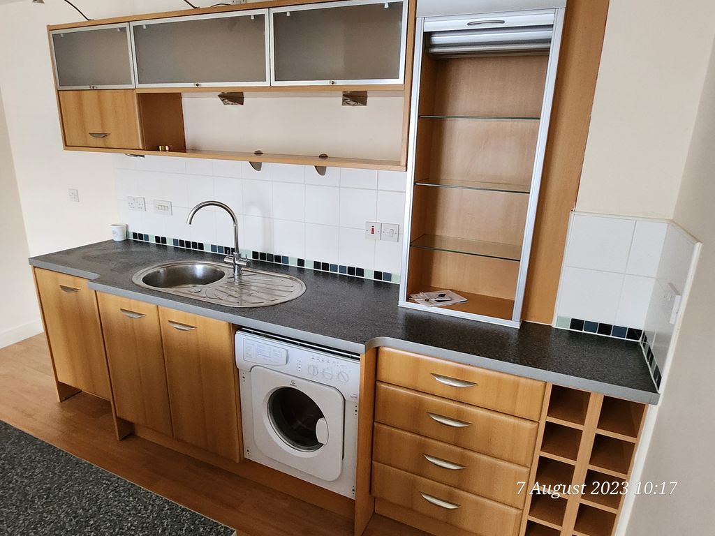 Property photo 3 of 9