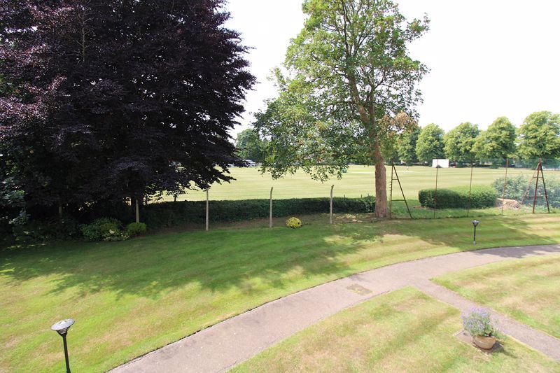 Property photo 2 of 13 Photo 11