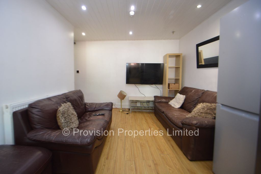 Property photo 3 of 15 Photo