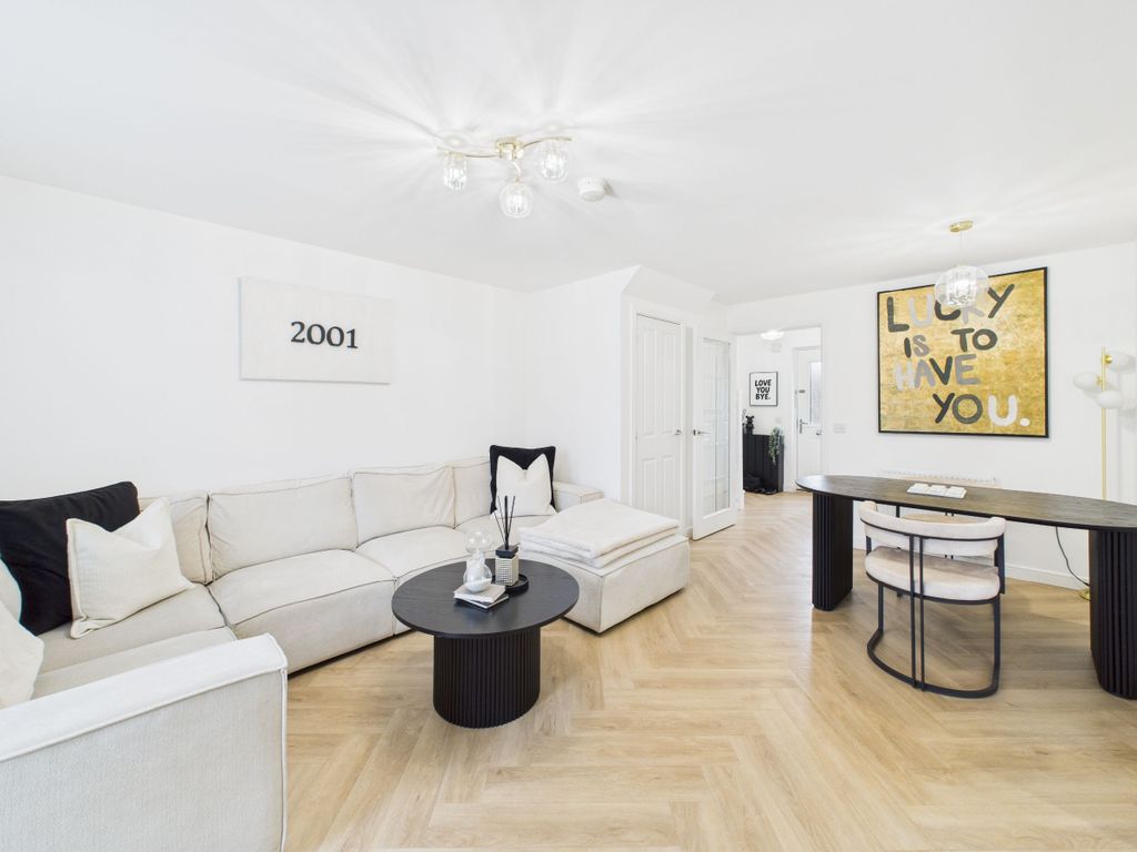 Property photo 2 of 25