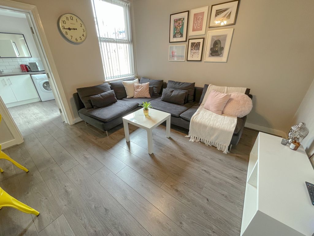 Property photo 1 of 8 159 Empress(4)