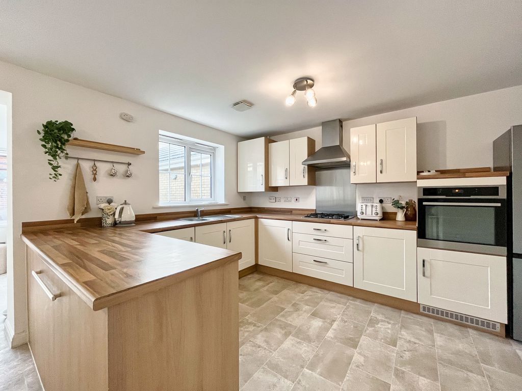 Property photo 2 of 41 Photo 17