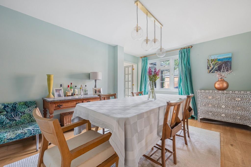 Property photo 3 of 17