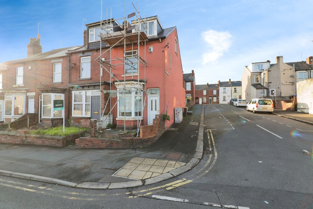 Property photo 1 of 15 Main Residence