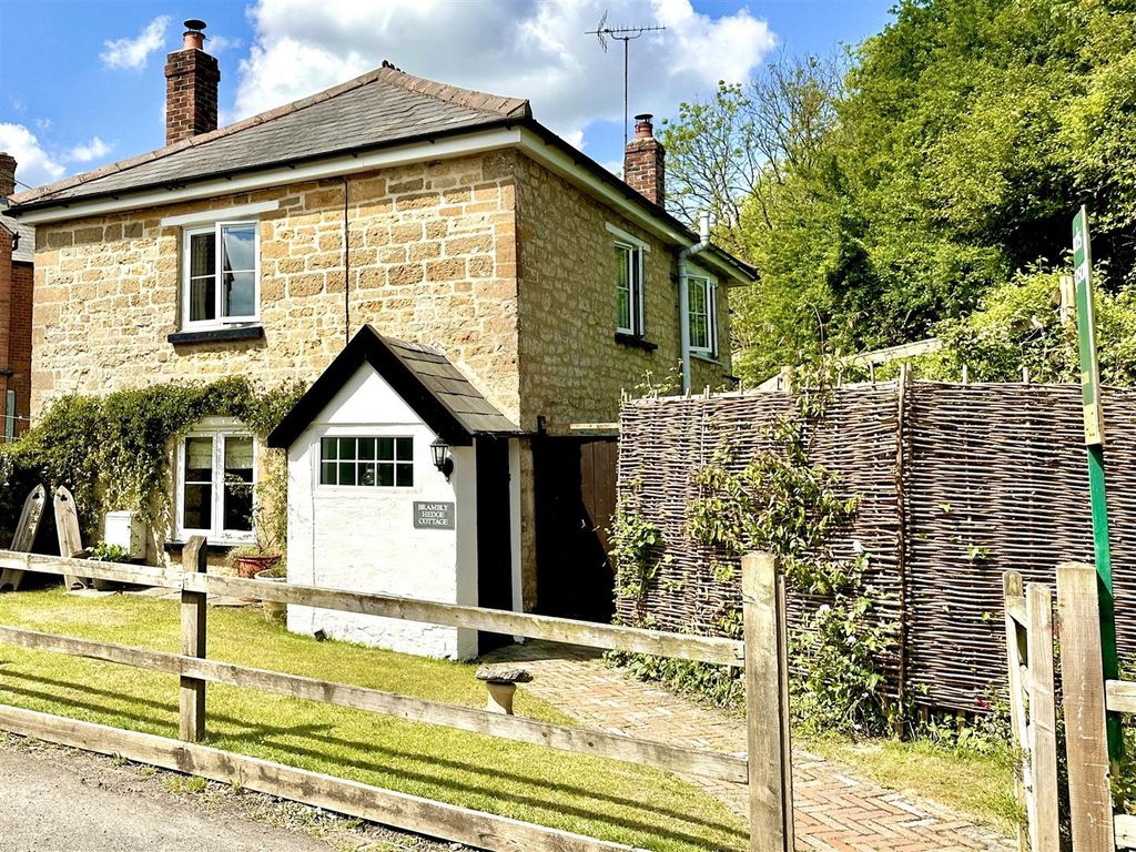 Property photo 1 of 21 Front Aspect