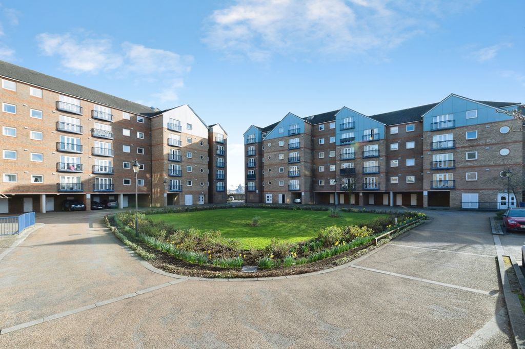 Property photo 1 of 17 Picture