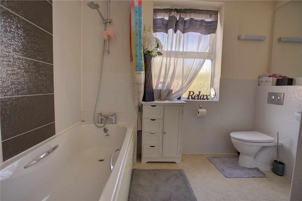 Property photo 3 of 16 Picture No. 02