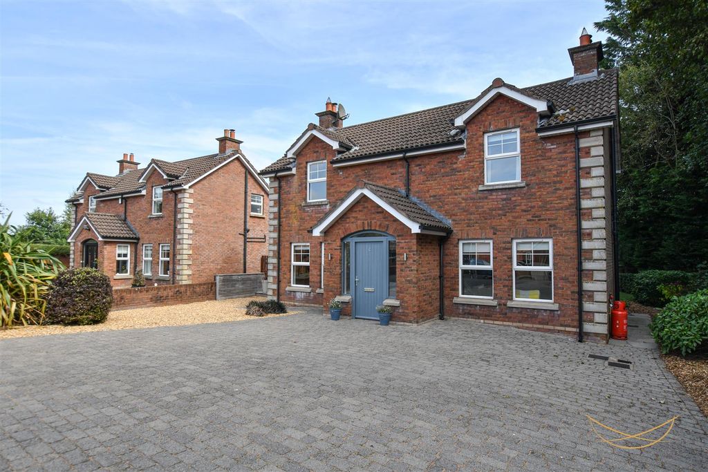 Property photo 3 of 61 Dhp-4.Jpg