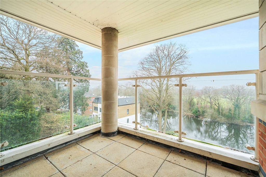 Property photo 2 of 16 Picture No. 18