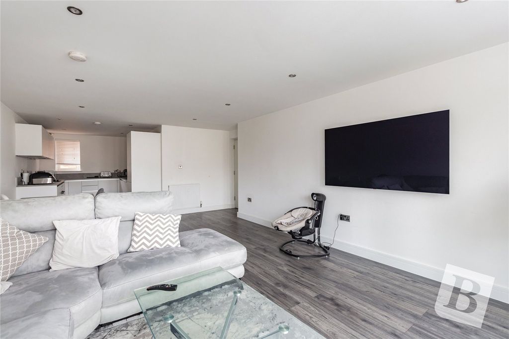 Property photo 3 of 17 Picture No. 15