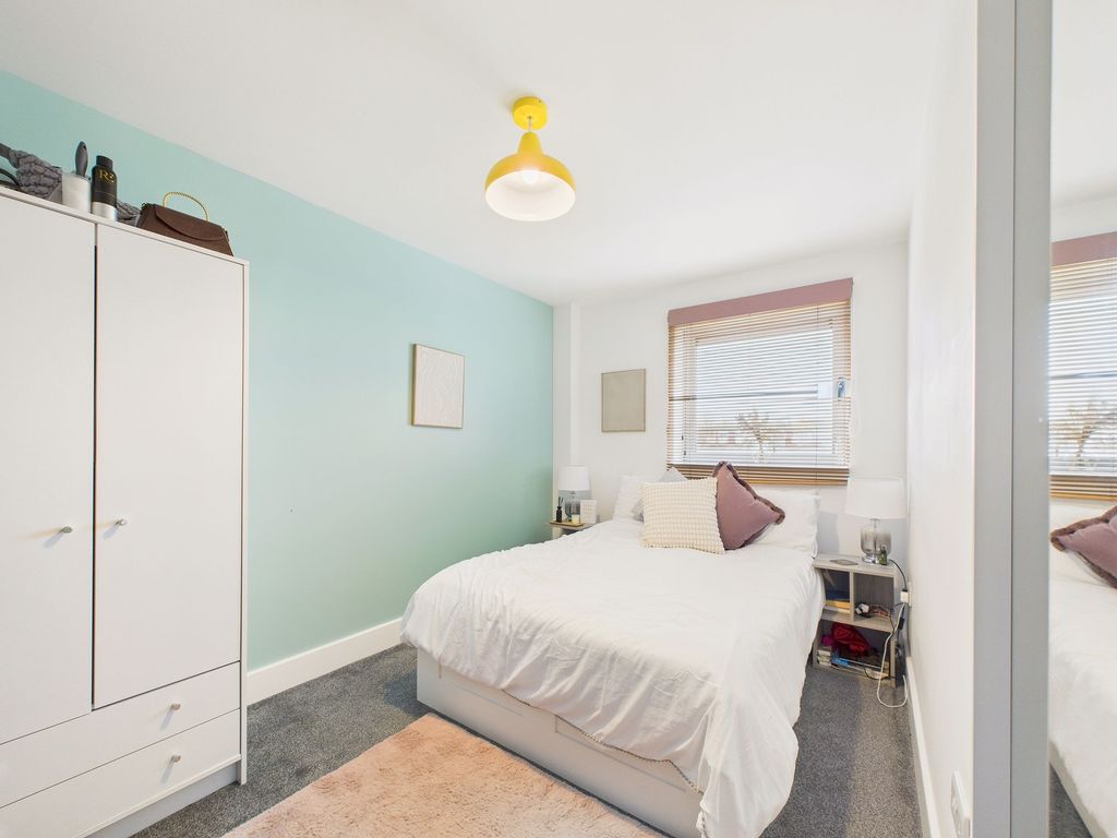 Property photo 2 of 4 Bedroom