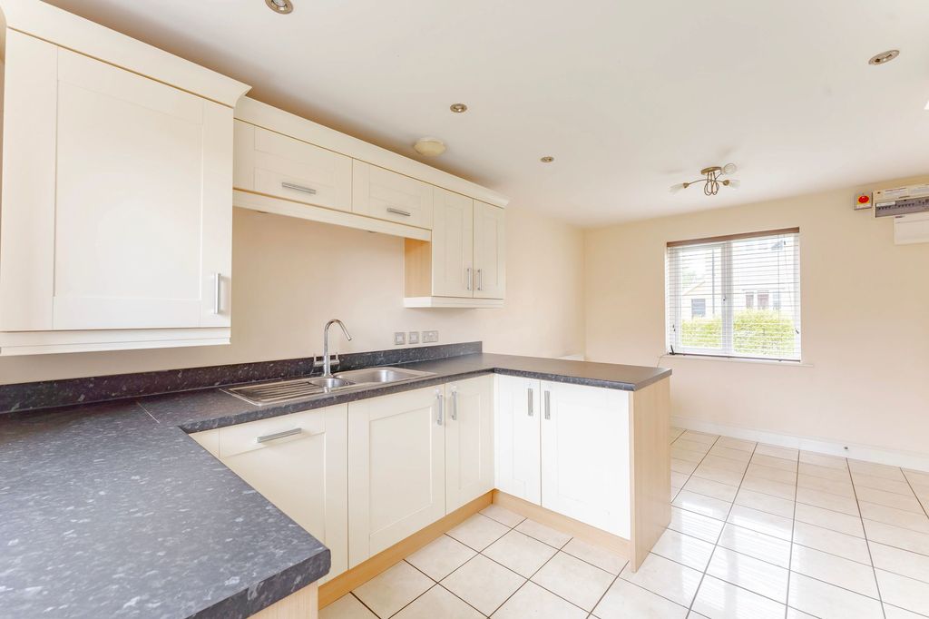Property photo 2 of 24