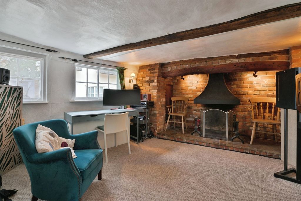 Property photo 3 of 13