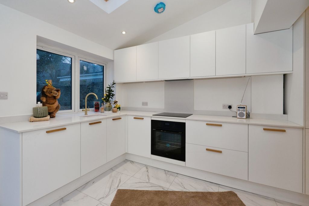 Property photo 3 of 20 Photo #3