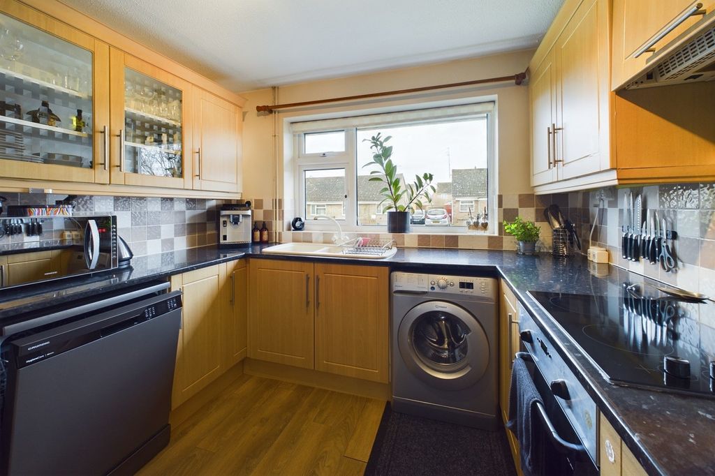 Property photo 3 of 12