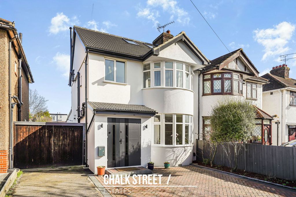 Property photo 1 of 32