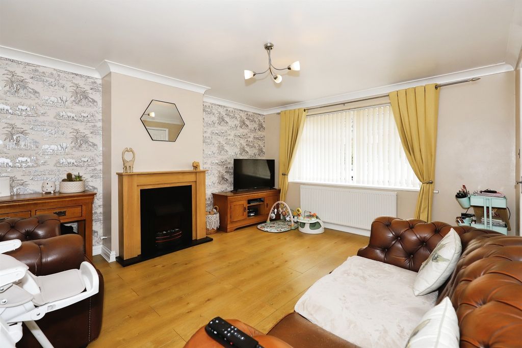 Property photo 3 of 14