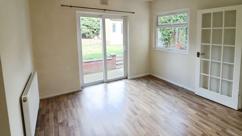 Property photo 2 of 11 Picture No. 01