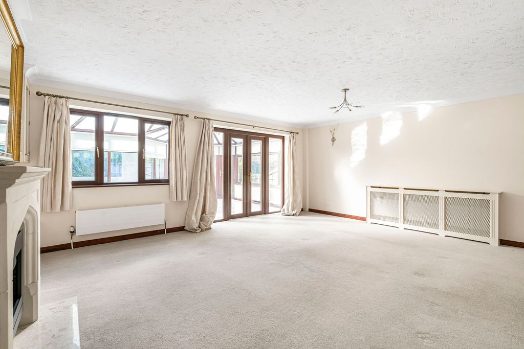 Property photo 3 of 32 2152816