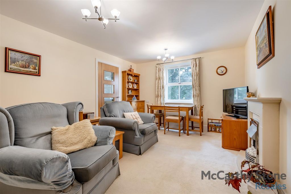 Property photo 2 of 13 8657700-W06.Jpg