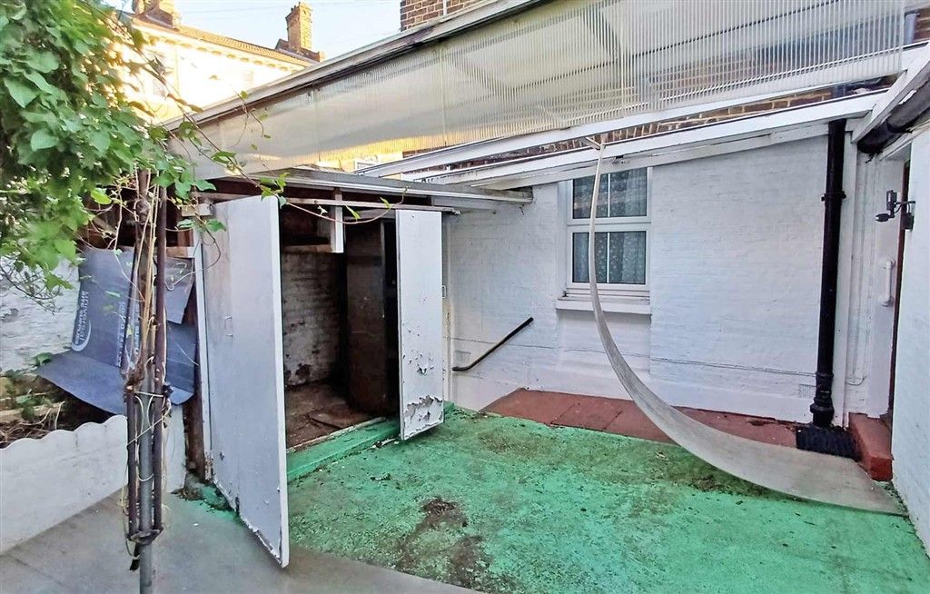 Property photo 3 of 8