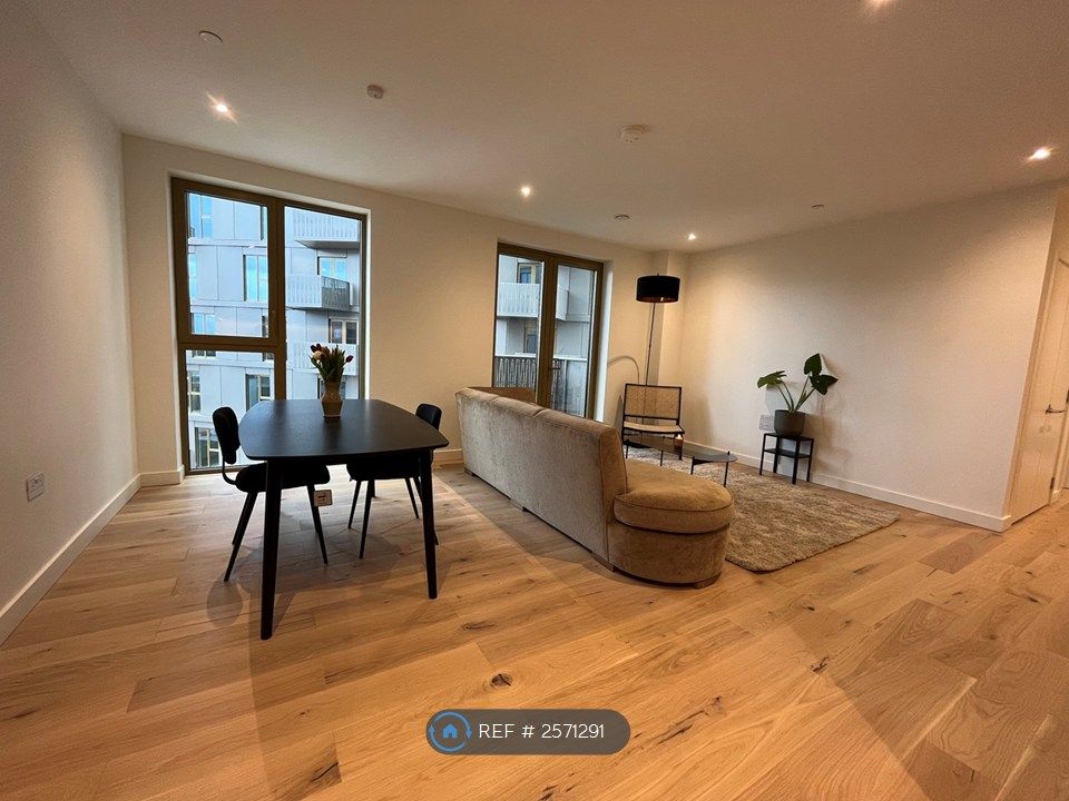 Property photo 2 of 19 Living Area