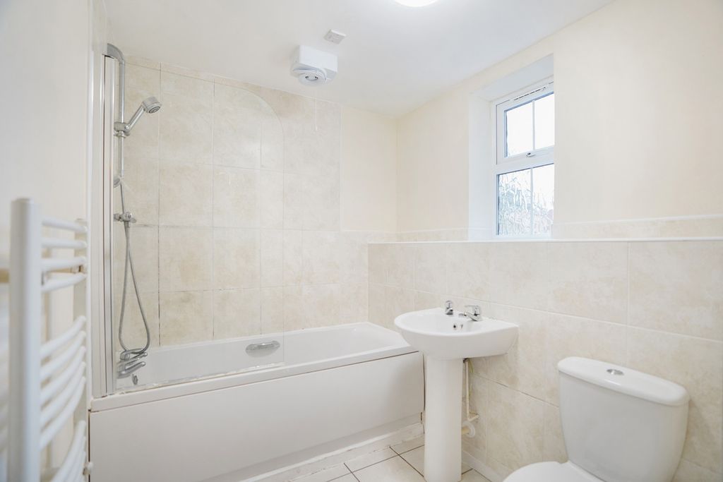 Additional image 5 of 2 bed flat for saleLongstork Road., Rugby CV23