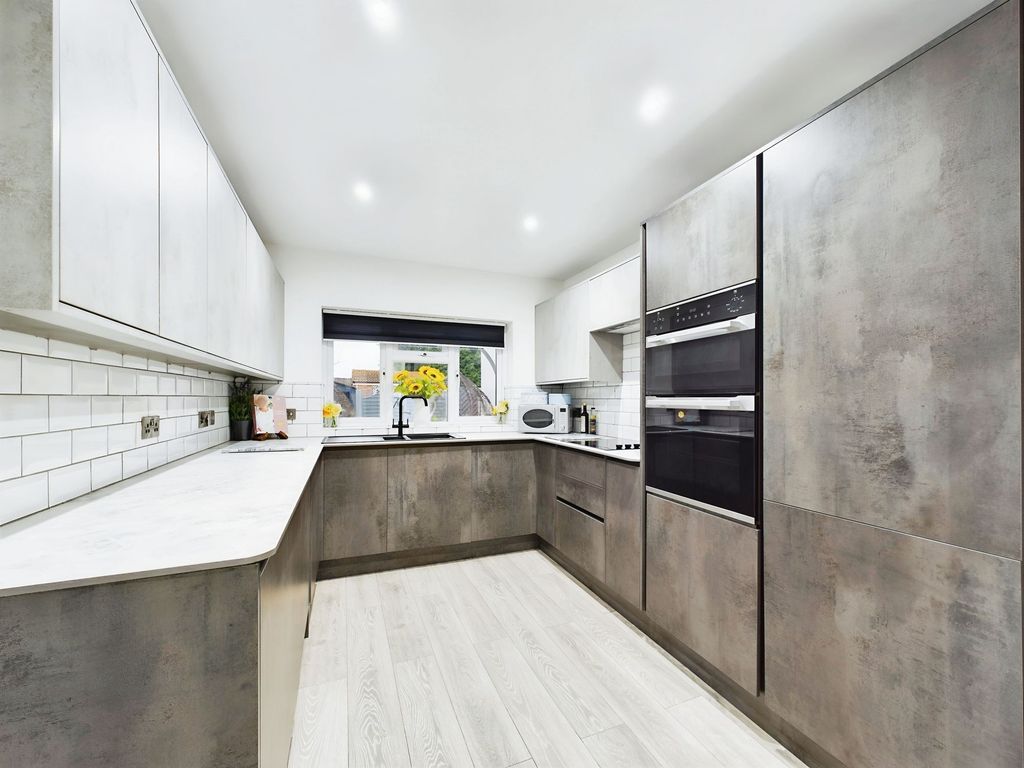 Property photo 2 of 22