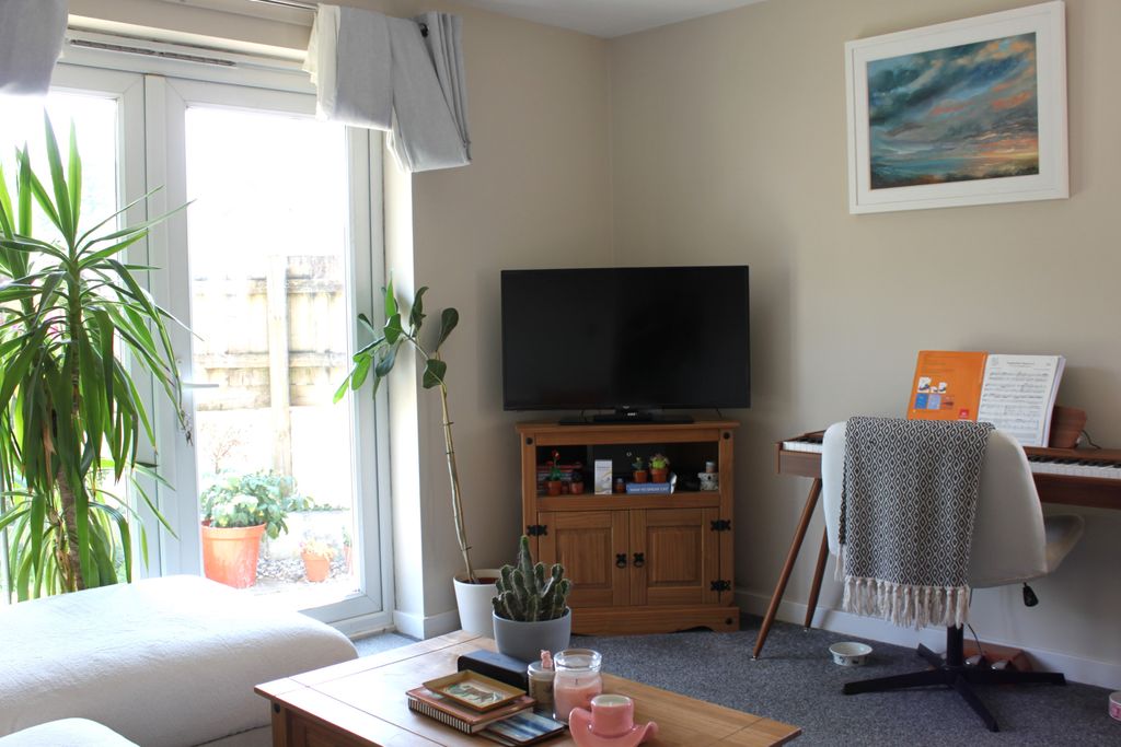Property photo 3 of 7 Img_5460