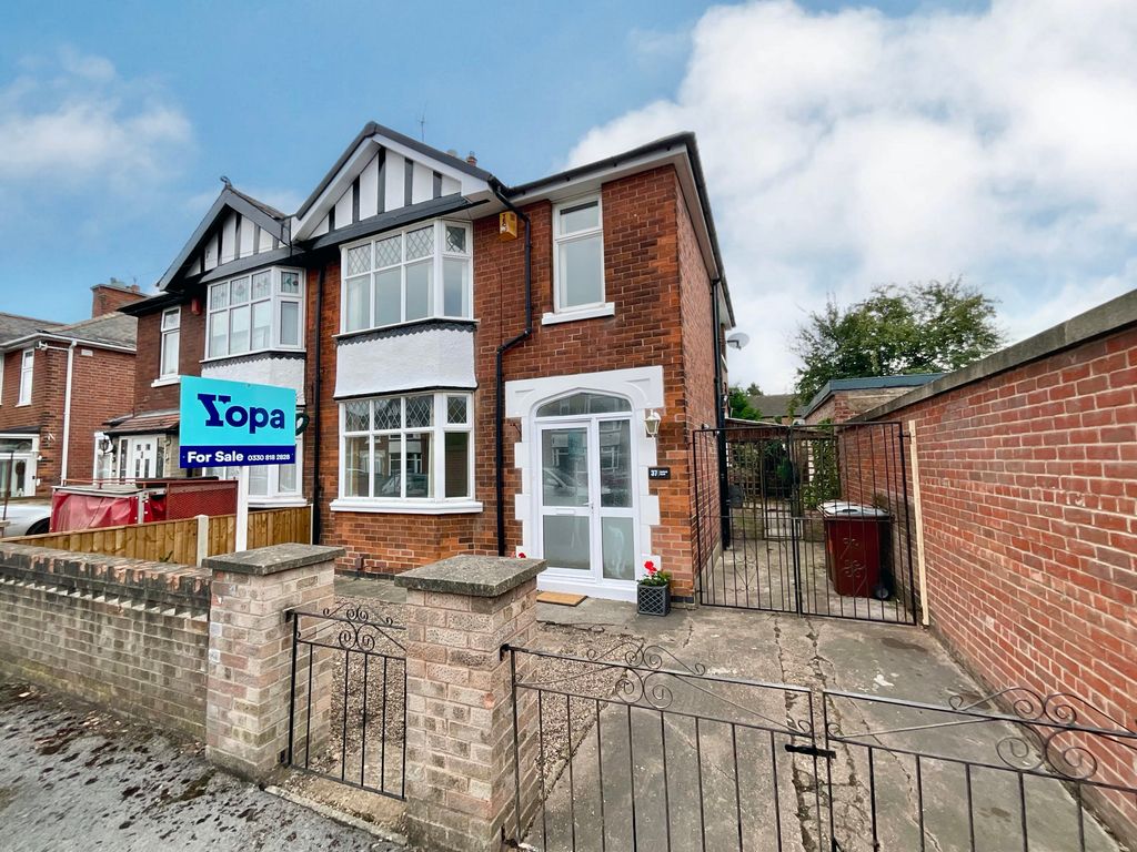 Property photo 1 of 25 4F273F23-9732-43E7-A374-5494B3754F48