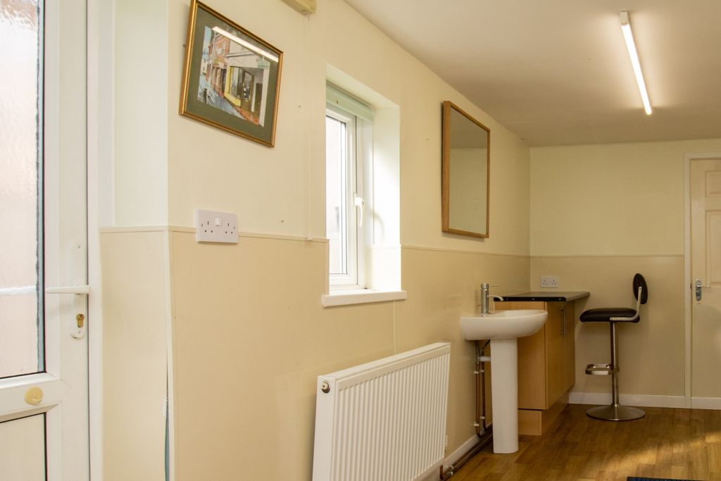 Property photo 2 of 7 Img_7581