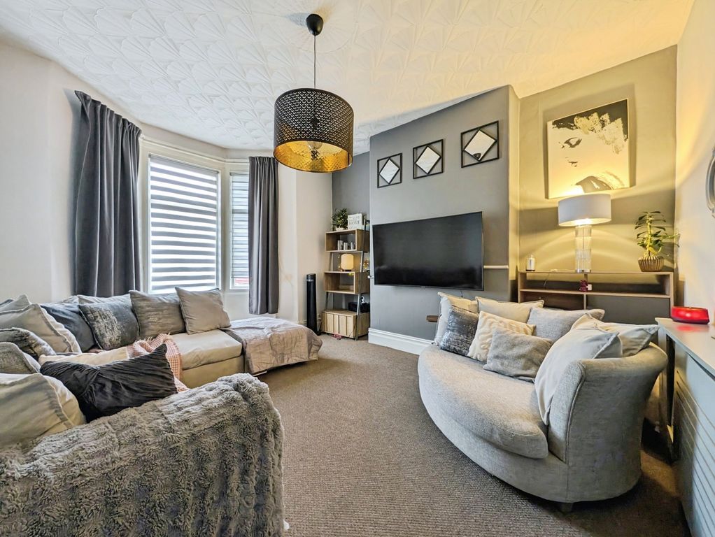Property photo 2 of 14 Pbox-Img.Jpg
