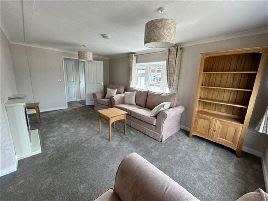 Property photo 1 of 7 Lounge