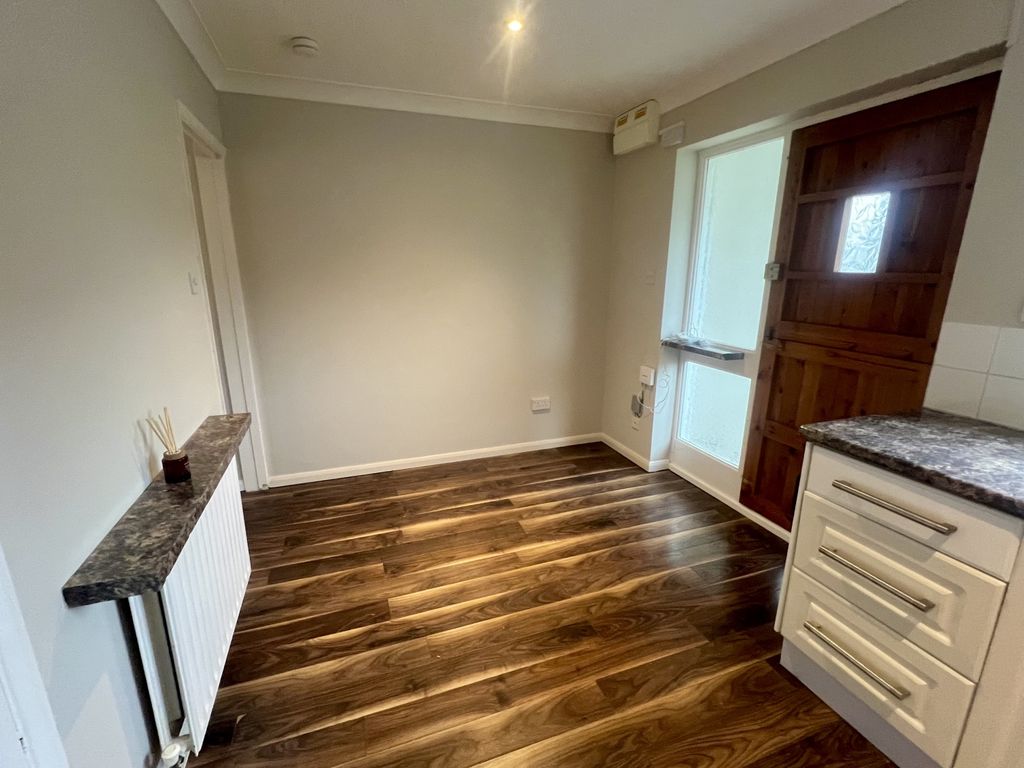 Property photo 3 of 12 Img_5482