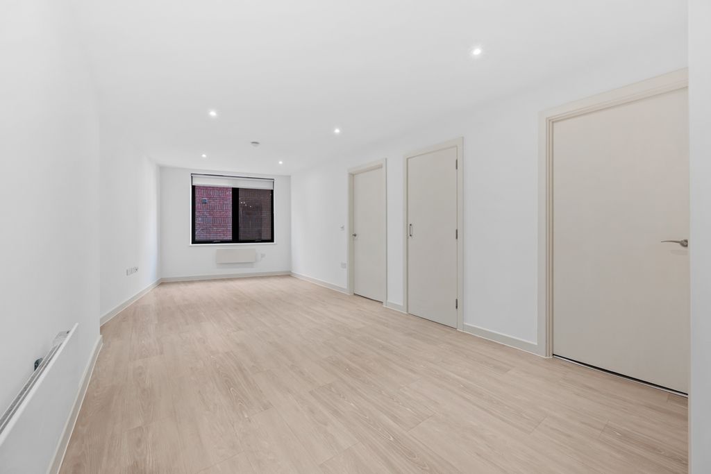 Property photo 3 of 8 Living Space 12A