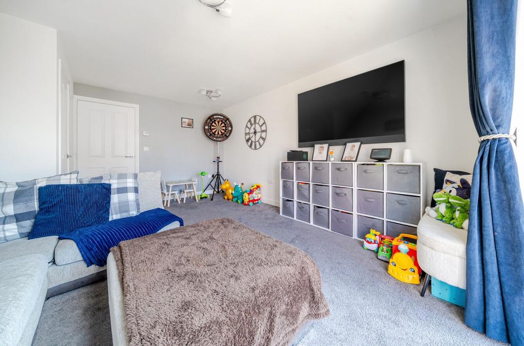 Property photo 3 of 15 2-6819F2A1A0136-1283474-Arw-2.Jpg