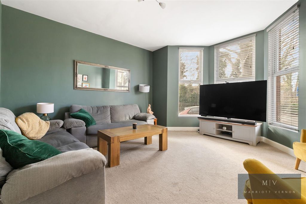 Property photo 3 of 15 Carlton Road 1 F1 MV-1.Jpg