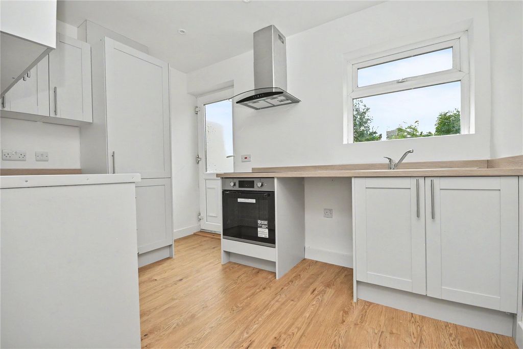 Property photo 2 of 9 Picture No. 06