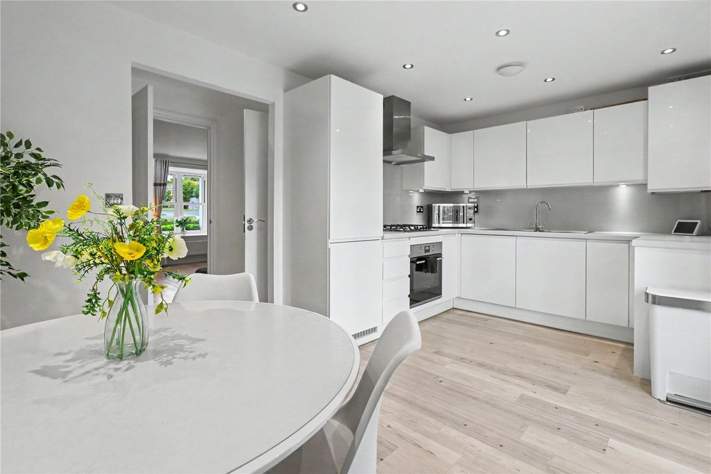 Property photo 3 of 14 Kitchen/Diner