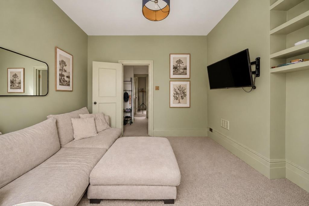 Property photo 2 of 8 5.Jpg