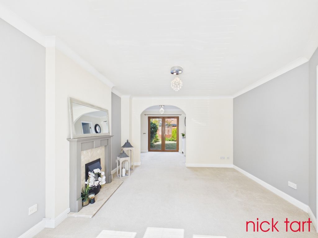 Property photo 3 of 13 Cam02849G0-Pr0174-Still008