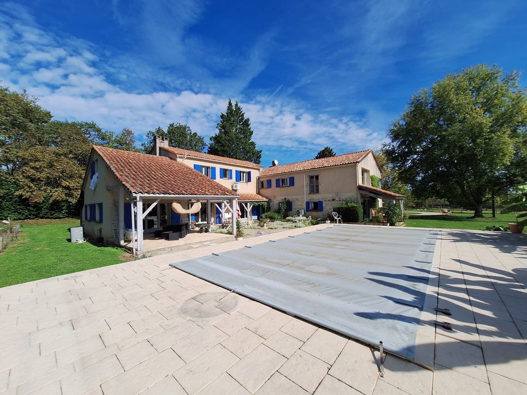 Property photo 2 of 30