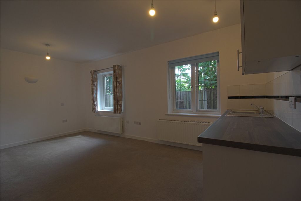 Property photo 2 of 23 Studio