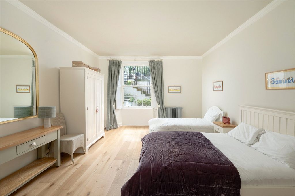 Additional image 6 of 2 bed flat for saleMoray Place, New Town, Edinburgh EH3