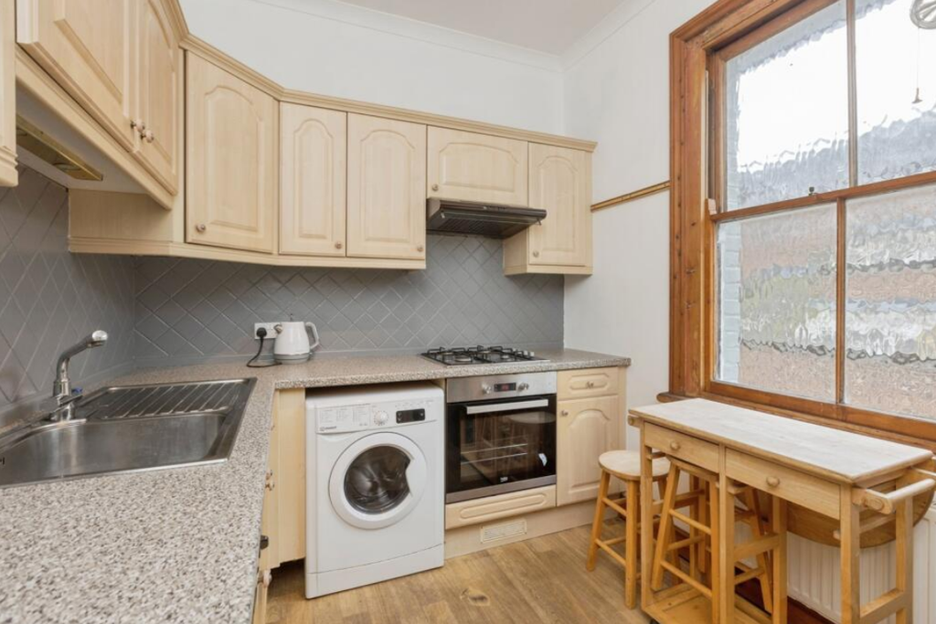 Property photo 3 of 7