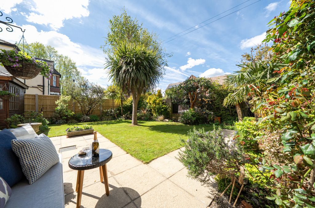 Property photo 3 of 20