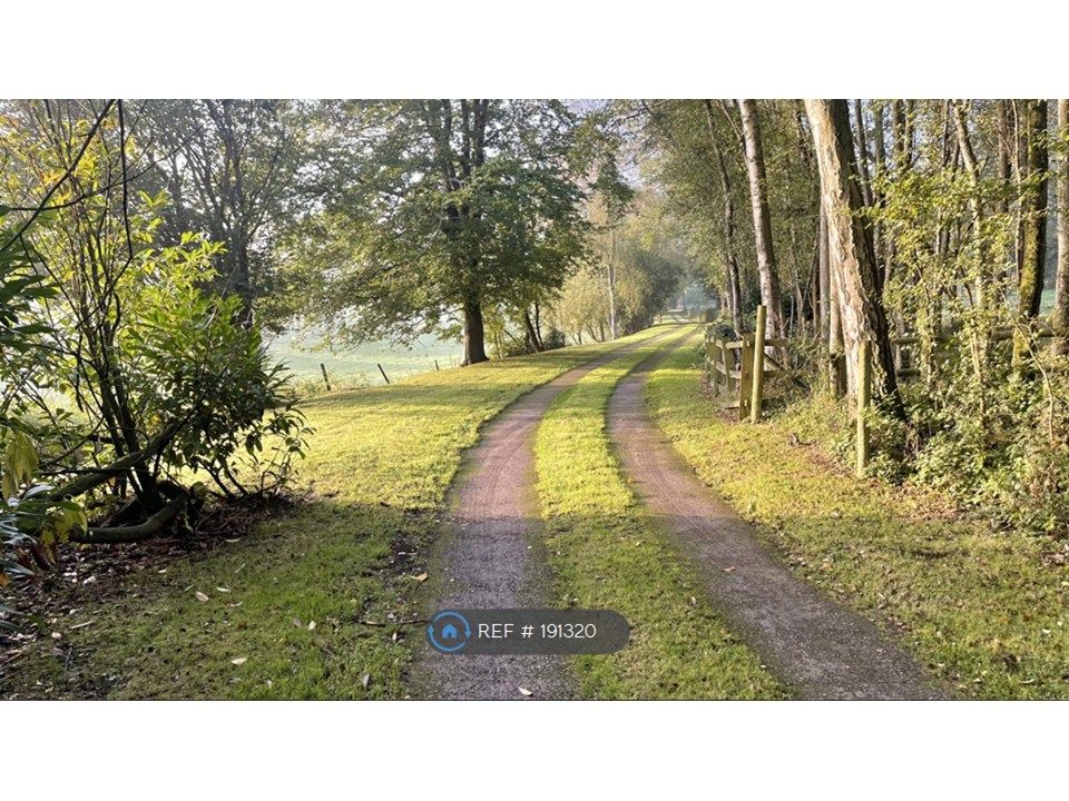 Property photo 3 of 35 Private Drive 1000m Protected By Electric Gate