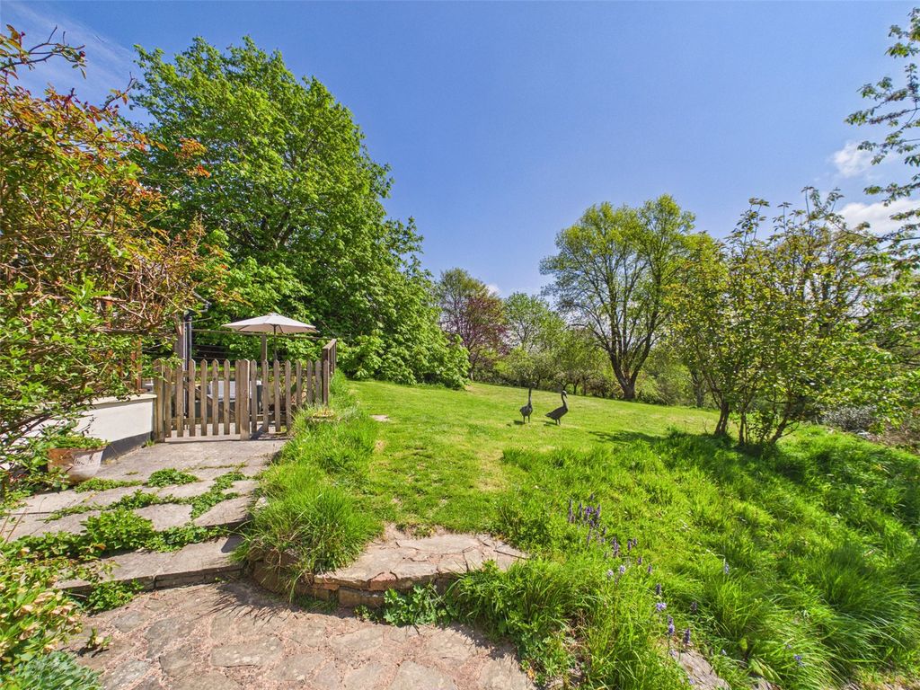 Property photo 3 of 33 Garden