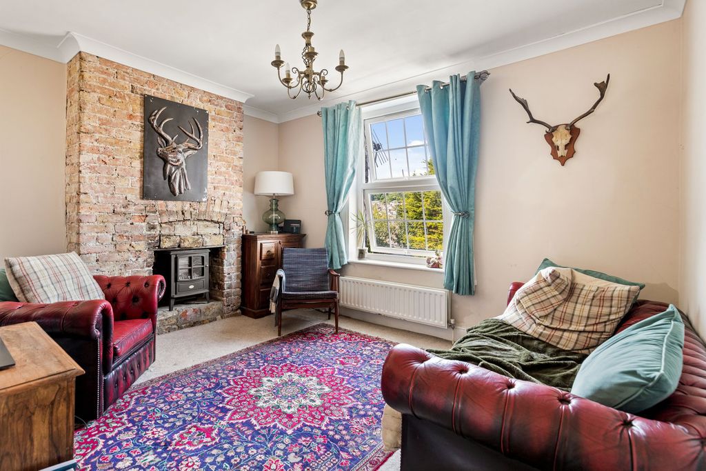 Property photo 2 of 12
