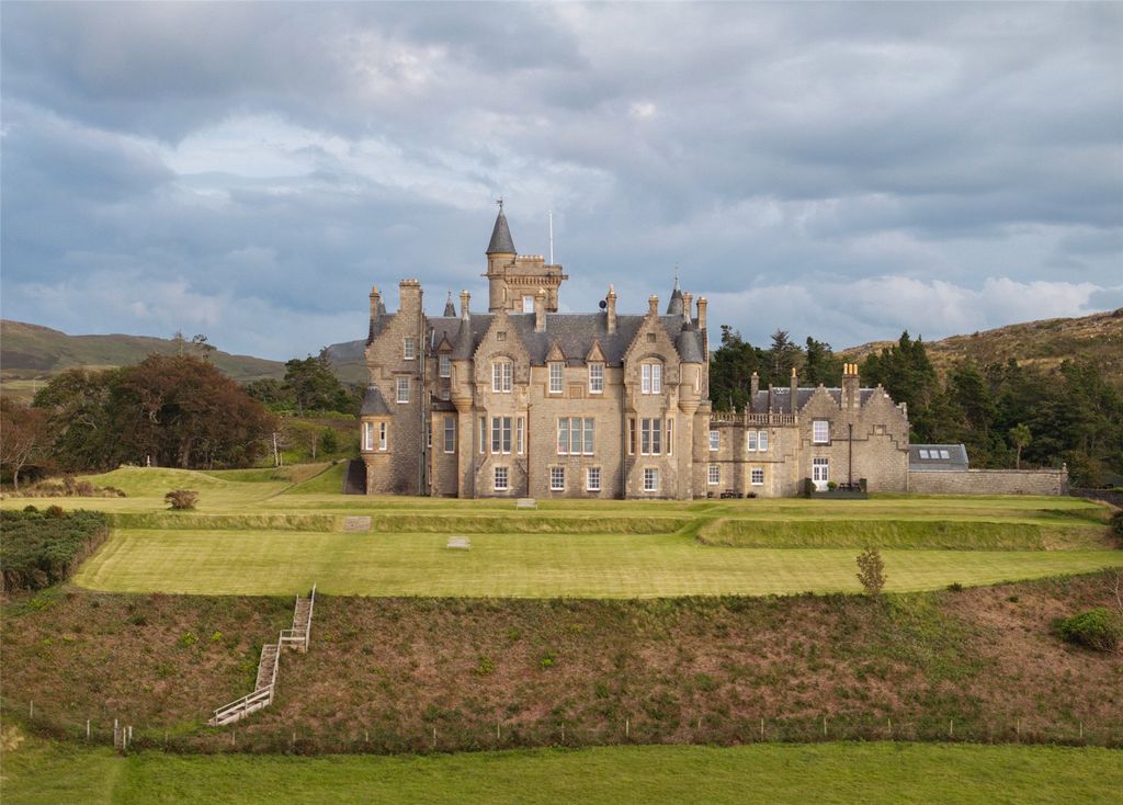 Property photo 3 of 40 Glengorm Castle